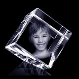 Glasgeschenk Kubus met afgeschuinde hoek - 60x60x60 mm - met gravure naar keuze