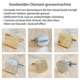 Manchetknopen met diamantgravure waarbij de gravure subtiel voelbaar is