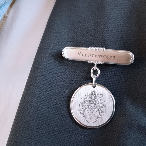 Revers/Broche met Familiewapen of Logo Gravure - Echt Zilver