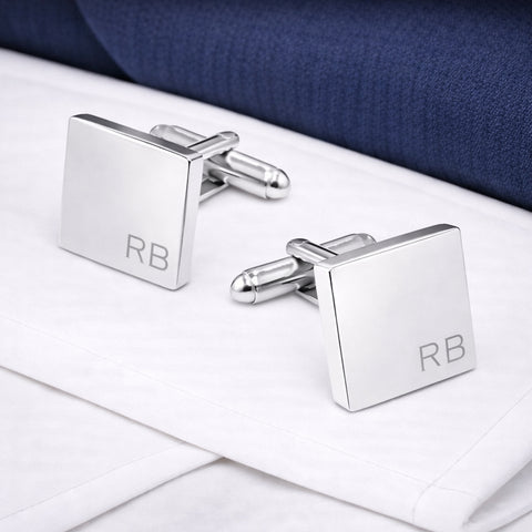 Manchetknopen Vierkant Glans met initialen in de hoeken- Zilverkleurig