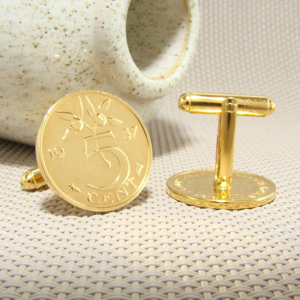 Manchetknopen gemaakt van 5 cent, stuiver 1957