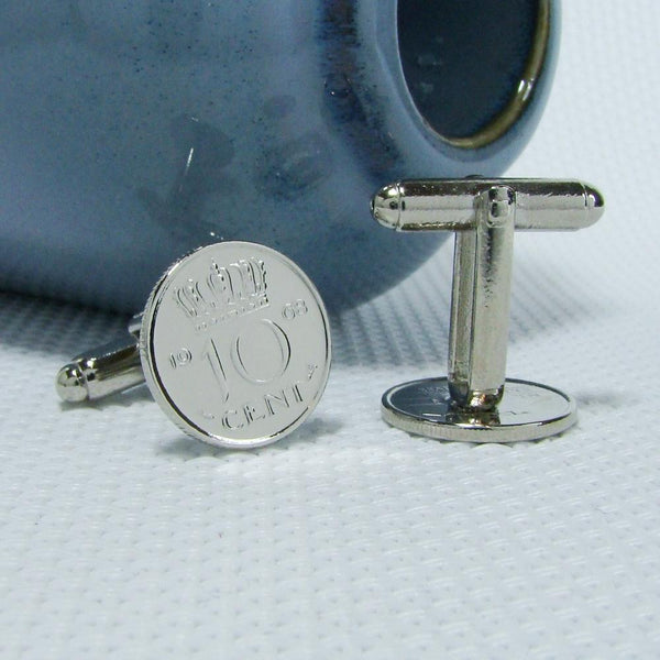 Manchetknopen gemaakt van 10 cent, dubbeltje 1968