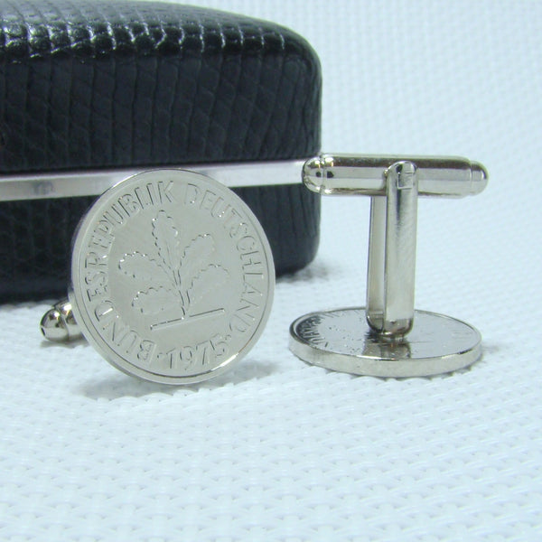 Manchetknopen Duitsland gemaakt van 5 Pfennig 1975