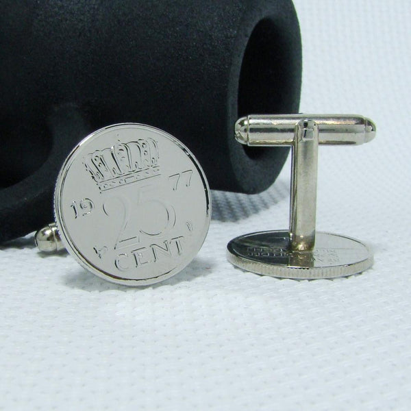 Manchetknopen gemaakt van 25 cent, kwartje 1977