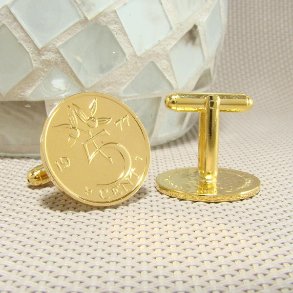 Manchetknopen gemaakt van 5 cent, stuiver 1977