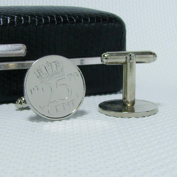 Manchetknopen gemaakt van 25 cent, kwartje 1979