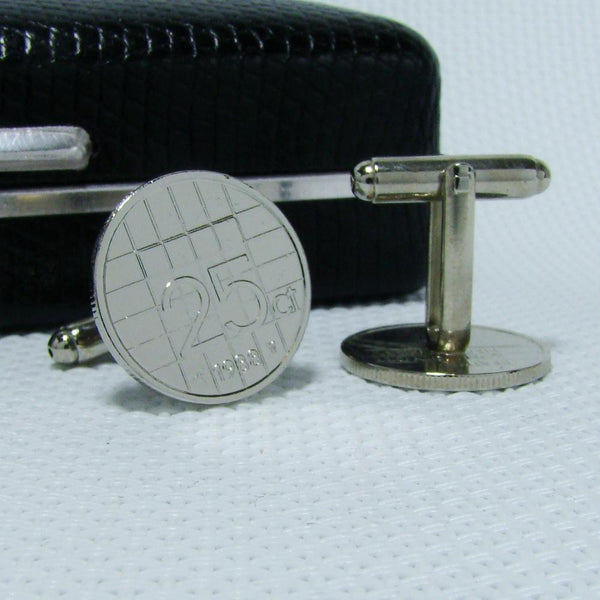 Manchetknopen gemaakt van 25 cent, kwartje 1988
