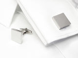 Tijdelijk uitverkocht - Weer leverbaar vanaf 30 mei - Manchetknopen Vierkant Glans met Lettergravure - Zilverkleurig