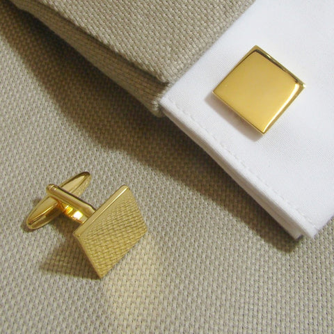 Manchetknopen Vierkant Glans met initialen in de hoeken- Goudkleurig