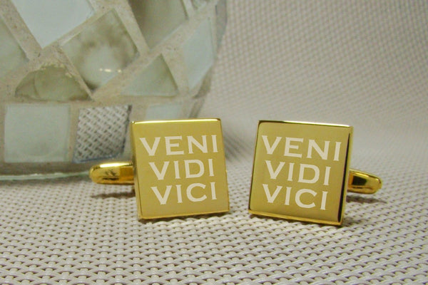 Tijdekijk uitverkocht - Manchetknopen Veni Vidi Vici Gegraveerd Goudkleurig