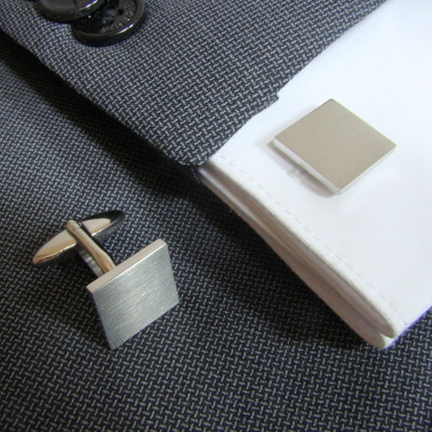 Tijdelijk uitverkocht - Weer leverbaar vanaf 30 mei - Manchetknopen Vierkant Mat met Fotogravure - Zilverkleurig