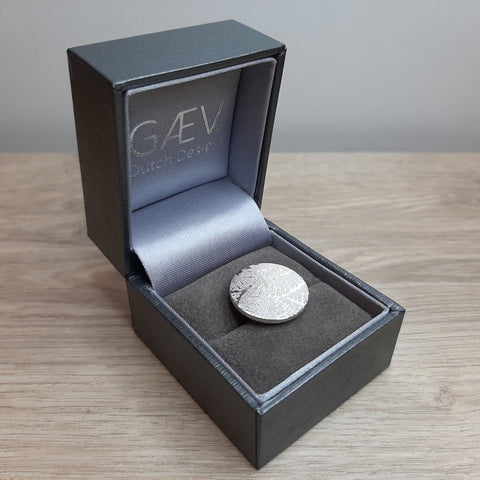 Revers Pin Rond Mat met Vingerafdrukgravure - Zilverkleurig